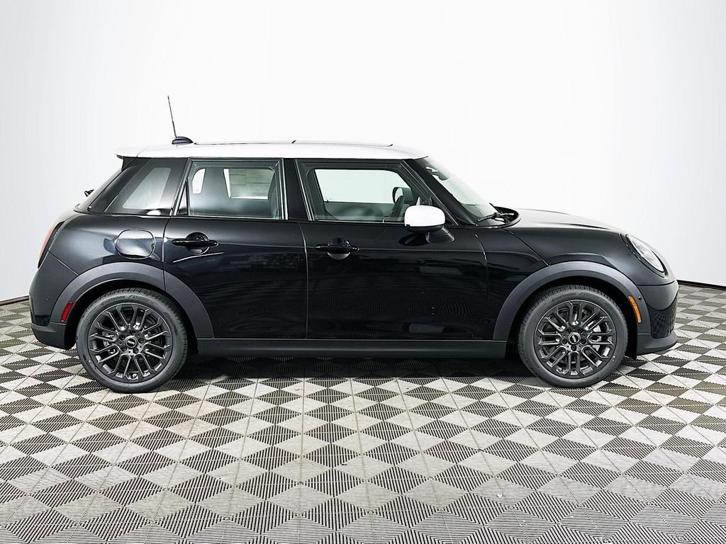 New 2026 Midnight Black MINI Signature Plus image 4