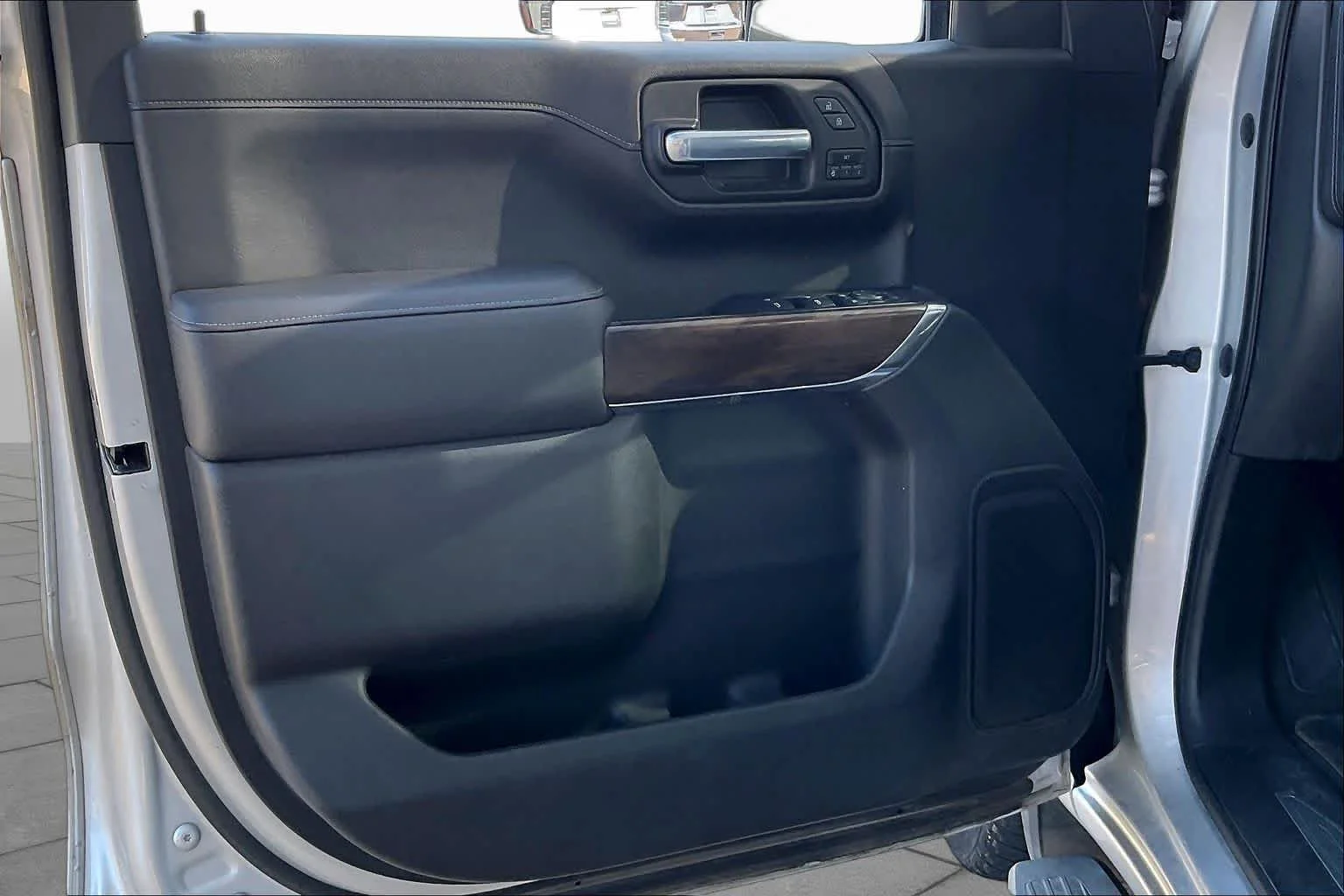 Used 2019 Quicksilver Metallic GMC SLT image 20