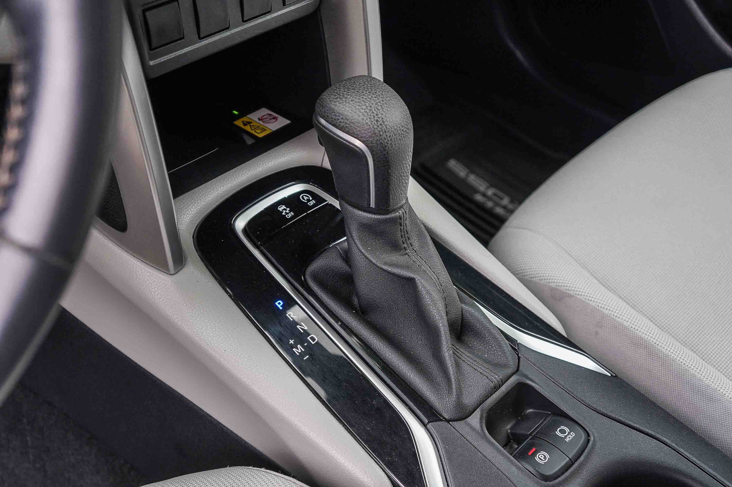 Used 2022 WIND CHILL PEARL TOYOTA TRUCK LE image 21