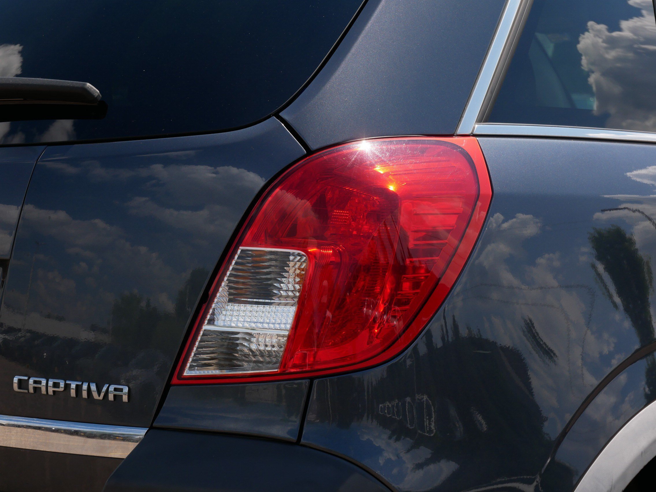Used 2013 Cyber Gray Metallic Chevrolet LS image 17