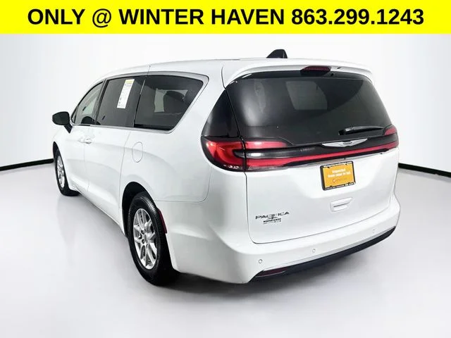 Used 2023 White Chrysler Touring L image 5