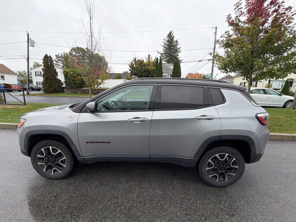 Used 2021 Silver Jeep Trailhawk image 4