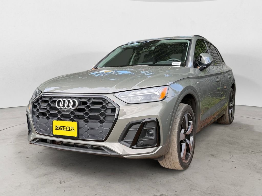 2023 Audi Q5 45 Premium Plus's photo