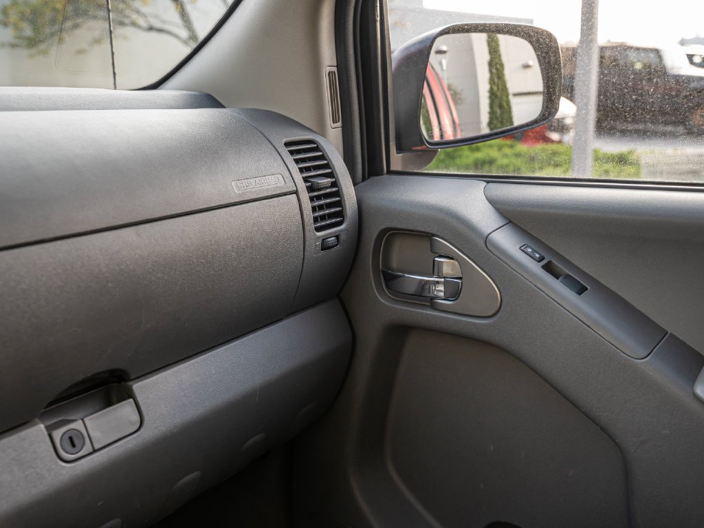 Used 2018 Lava Red Nissan SV image 37