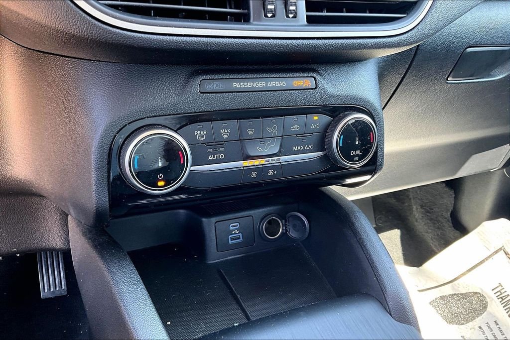 Used 2022 Gray Ford SE image 21