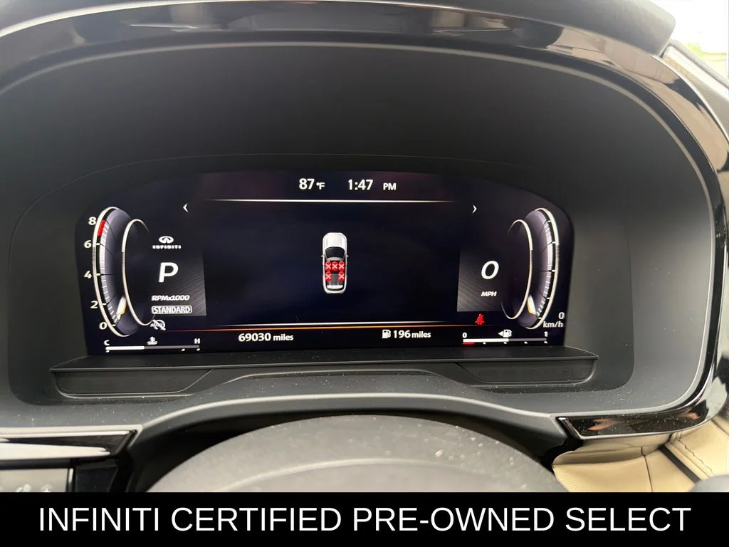 Certified Used 2023 Majestic White INFINITI LUXE image 4