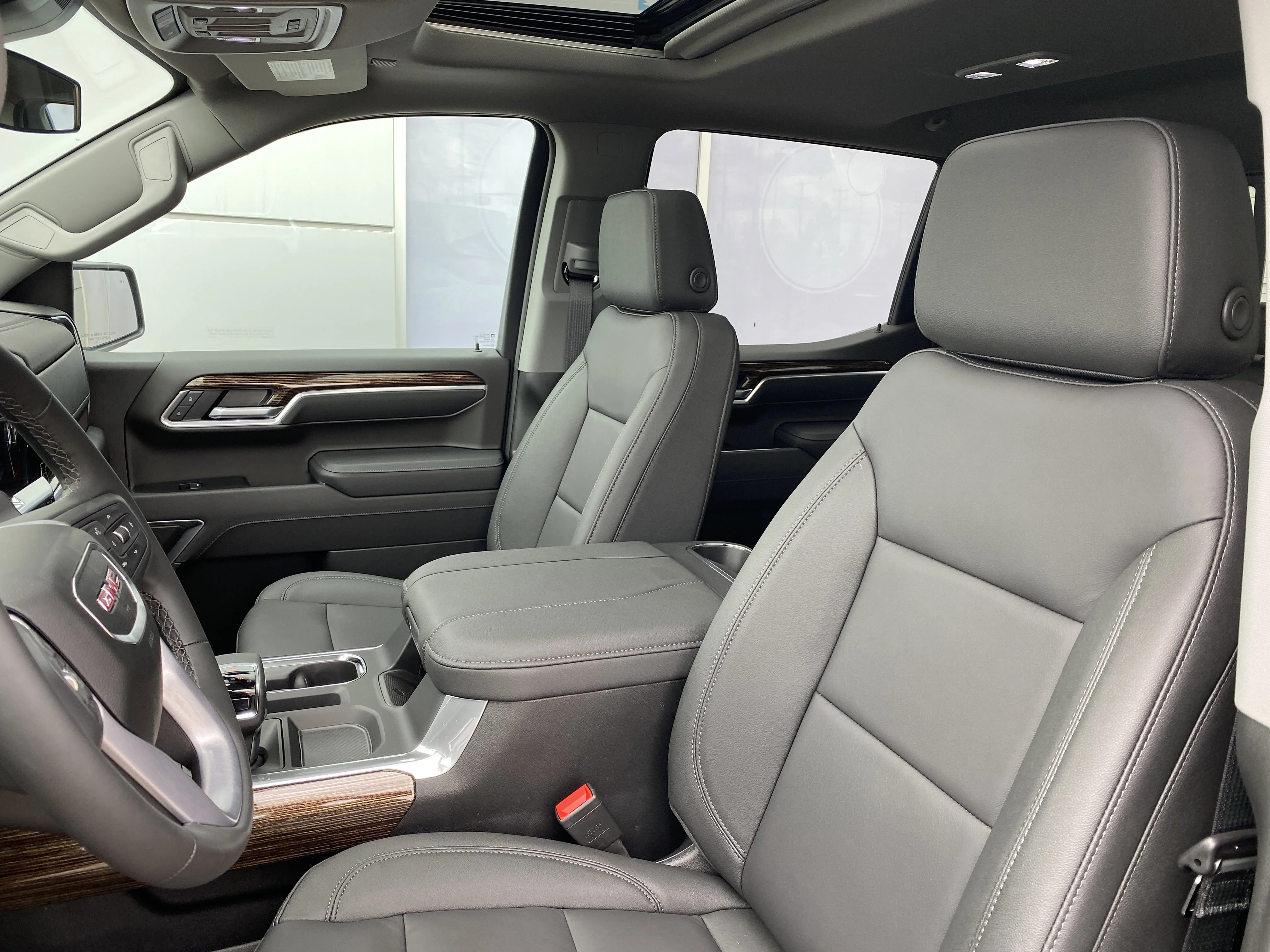 New 2026 ONYX BLACK GMC Elevation image 13