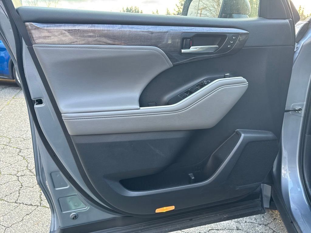 2022 Toyota Highlander Platinum - Photo 17