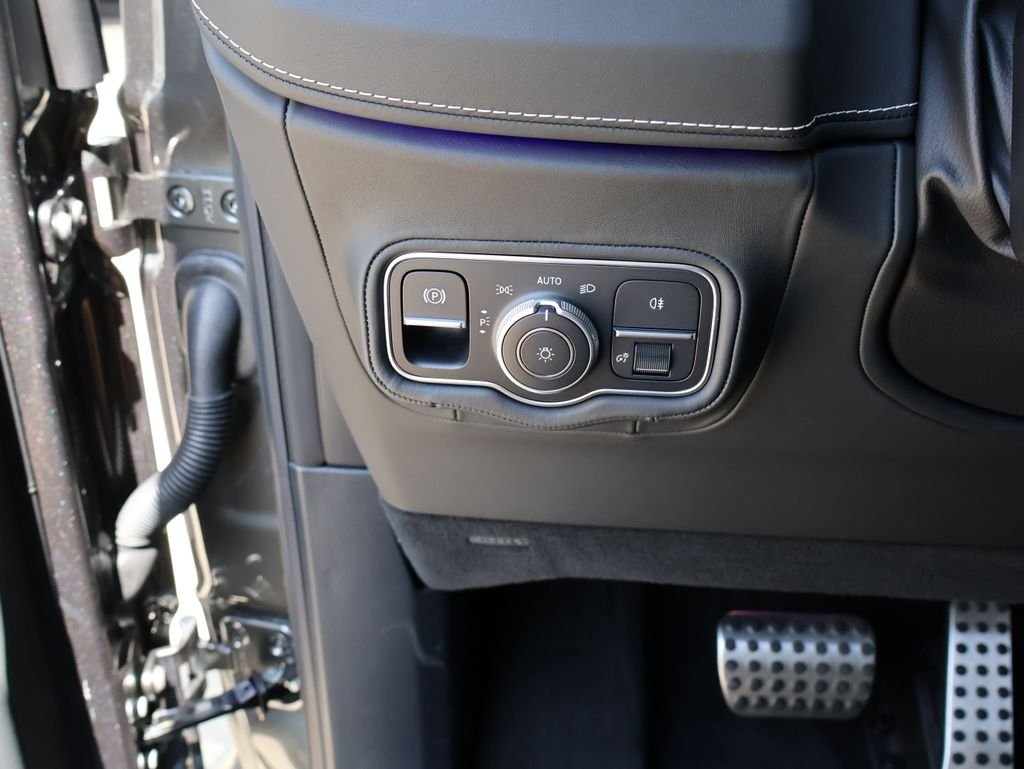 Used 2026 MANUFAKTUR Graphite Met Mercedes-Benz G 550 image 36