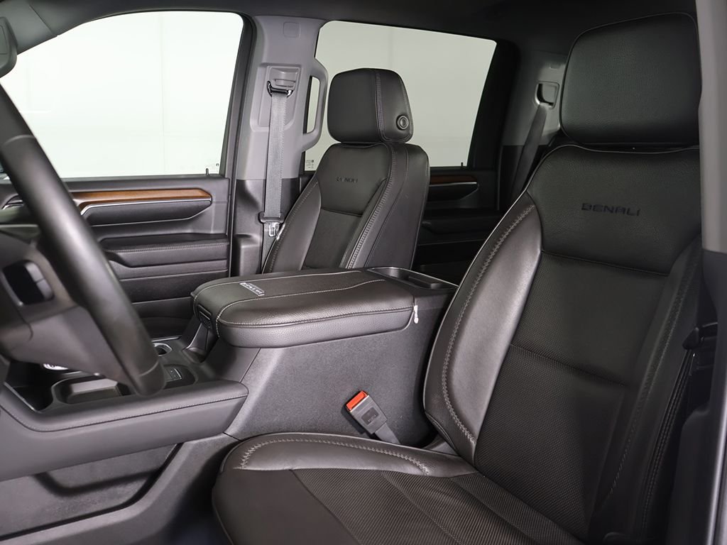 Used 2024 White GMC Denali image 28