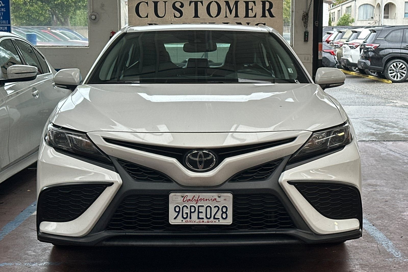 2023 Toyota Camry SE photo 3