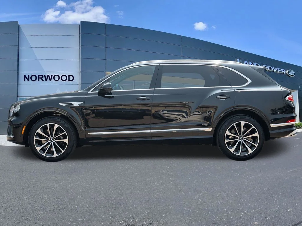 Used 2024 Black Bentley  image 7