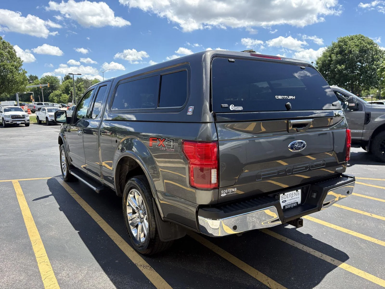 Used 2018 Magnetic Ford LARIAT image 4