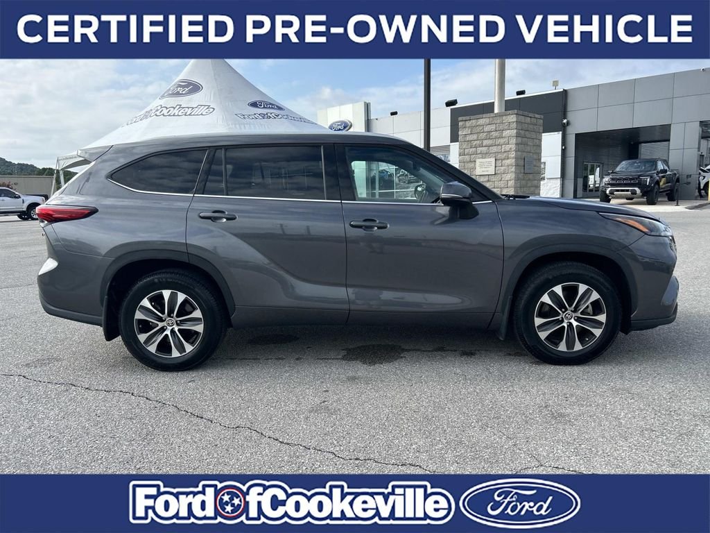 Certified Used 2022 Magnetic Gray Metallic Toyota XLE image 2