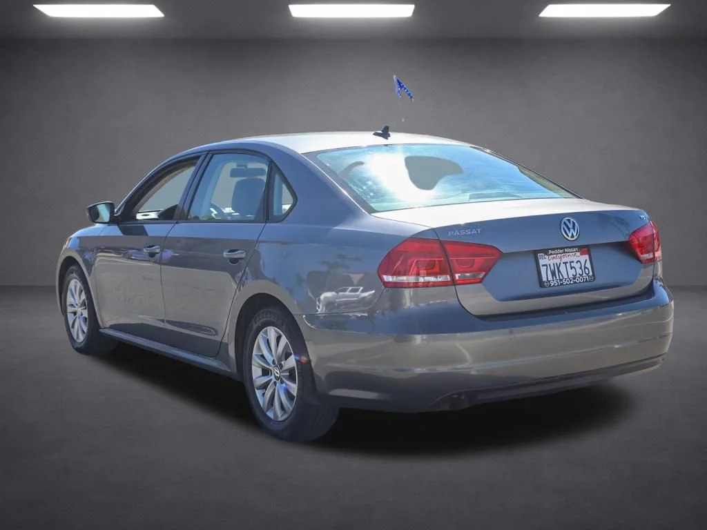 Used 2015 Gray Volkswagen 1.8T S image 5