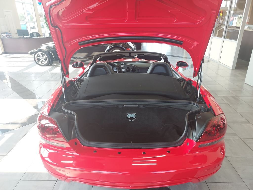 Used 2006 Red Dodge SRT10 image 9