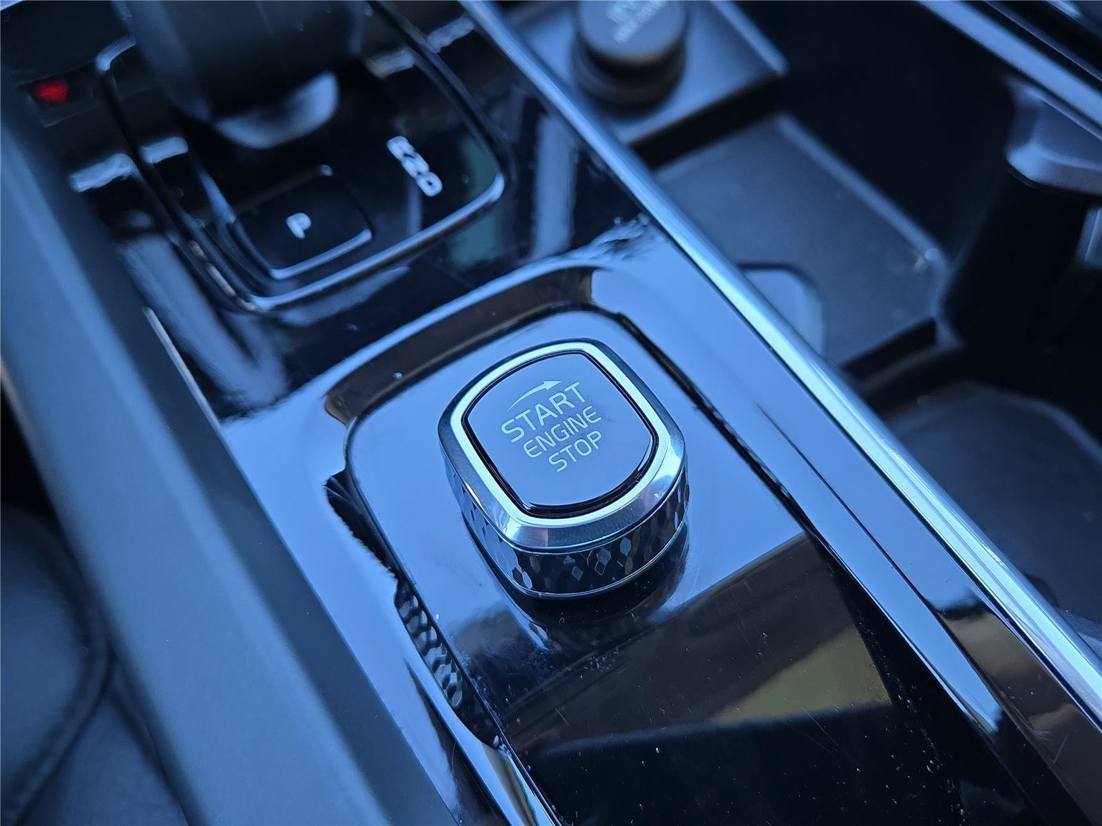 Used 2023 Gray Volvo Plus Dark Theme image 29