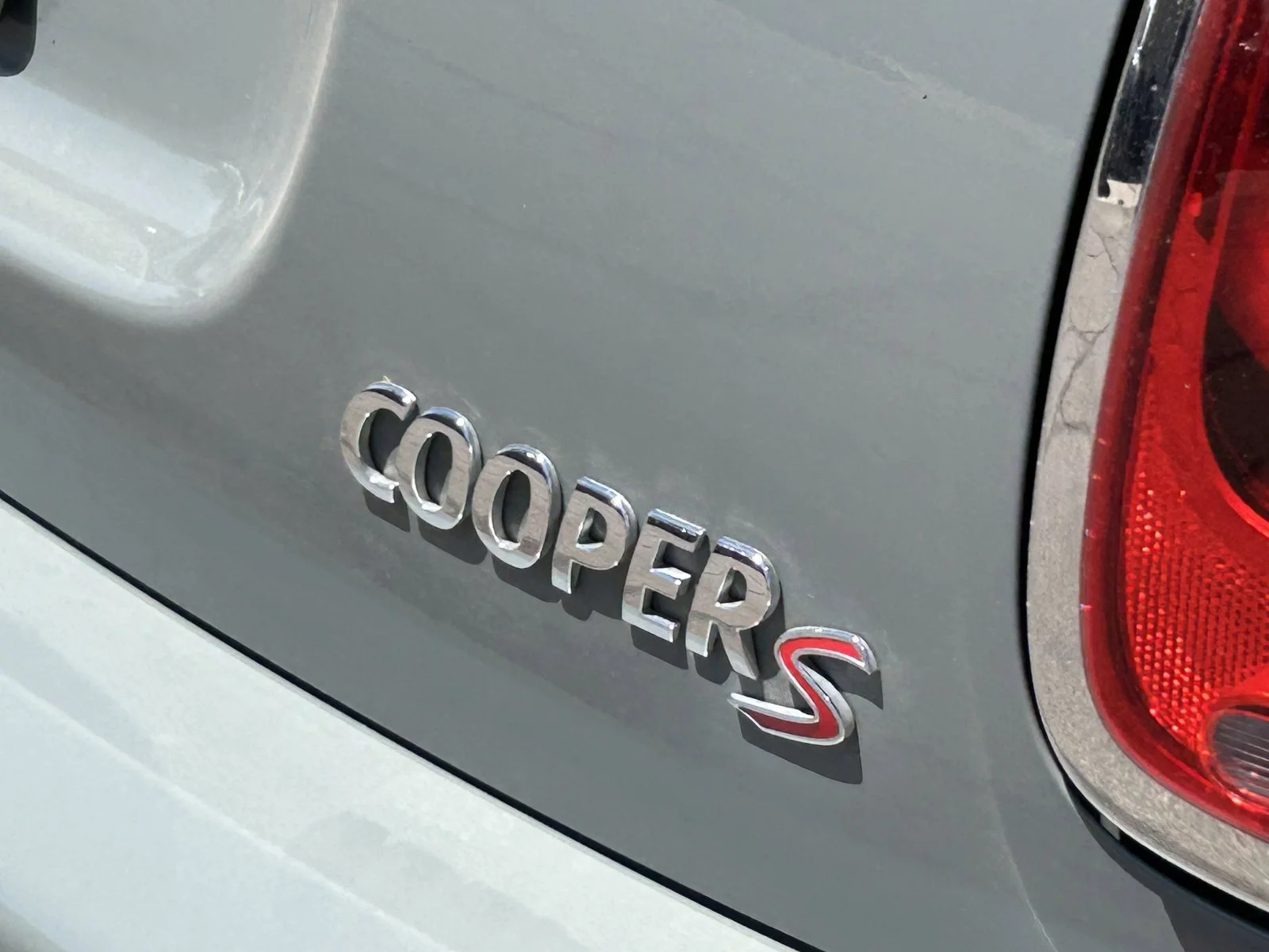 Used 2016 White Silver Metallic MINI S image 9