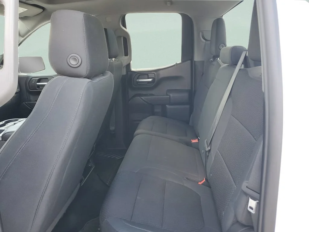 Used 2019 SUMMIT WHITE Chevrolet Custom image 10