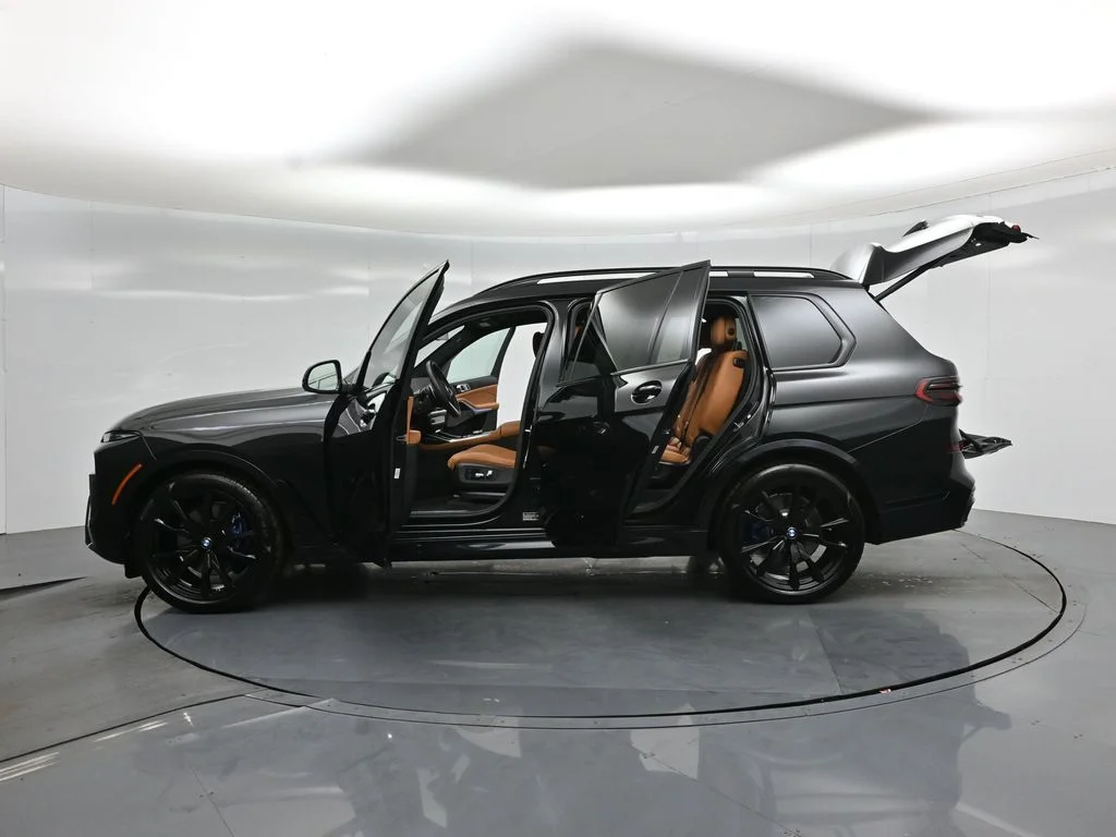 Used 2026 Black BMW xDrive40i image 37