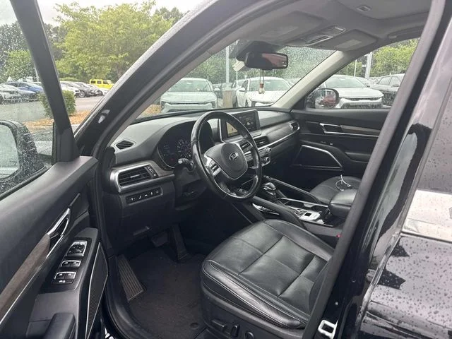 Used 2020 Black Kia EX image 3