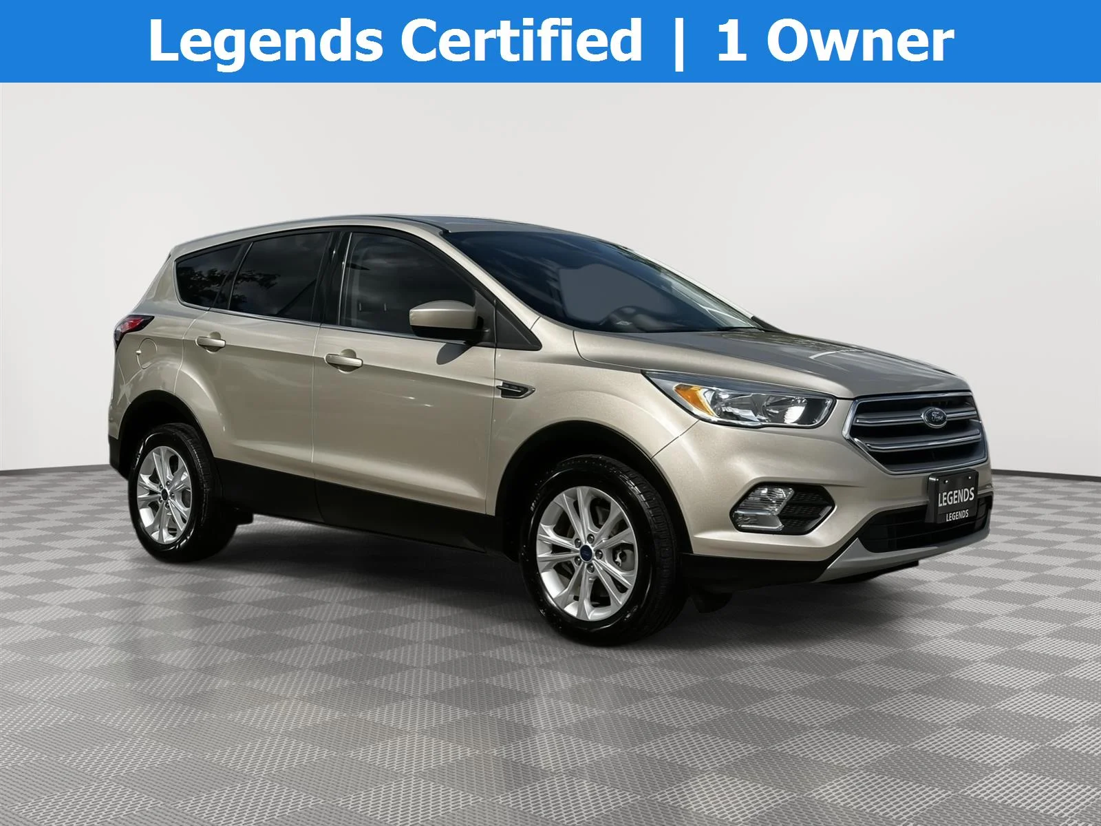 Used 2017 White Gold Ford SE image 1