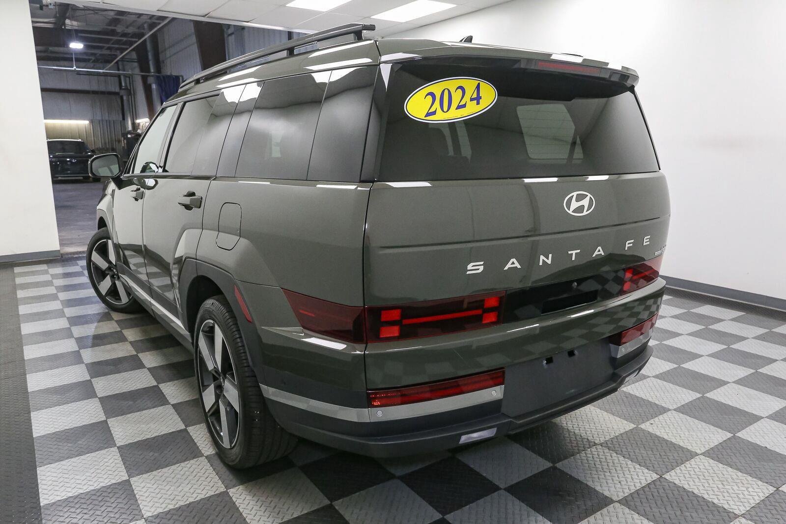 Used 2024 Rockwood Green Hyundai Limited image 9