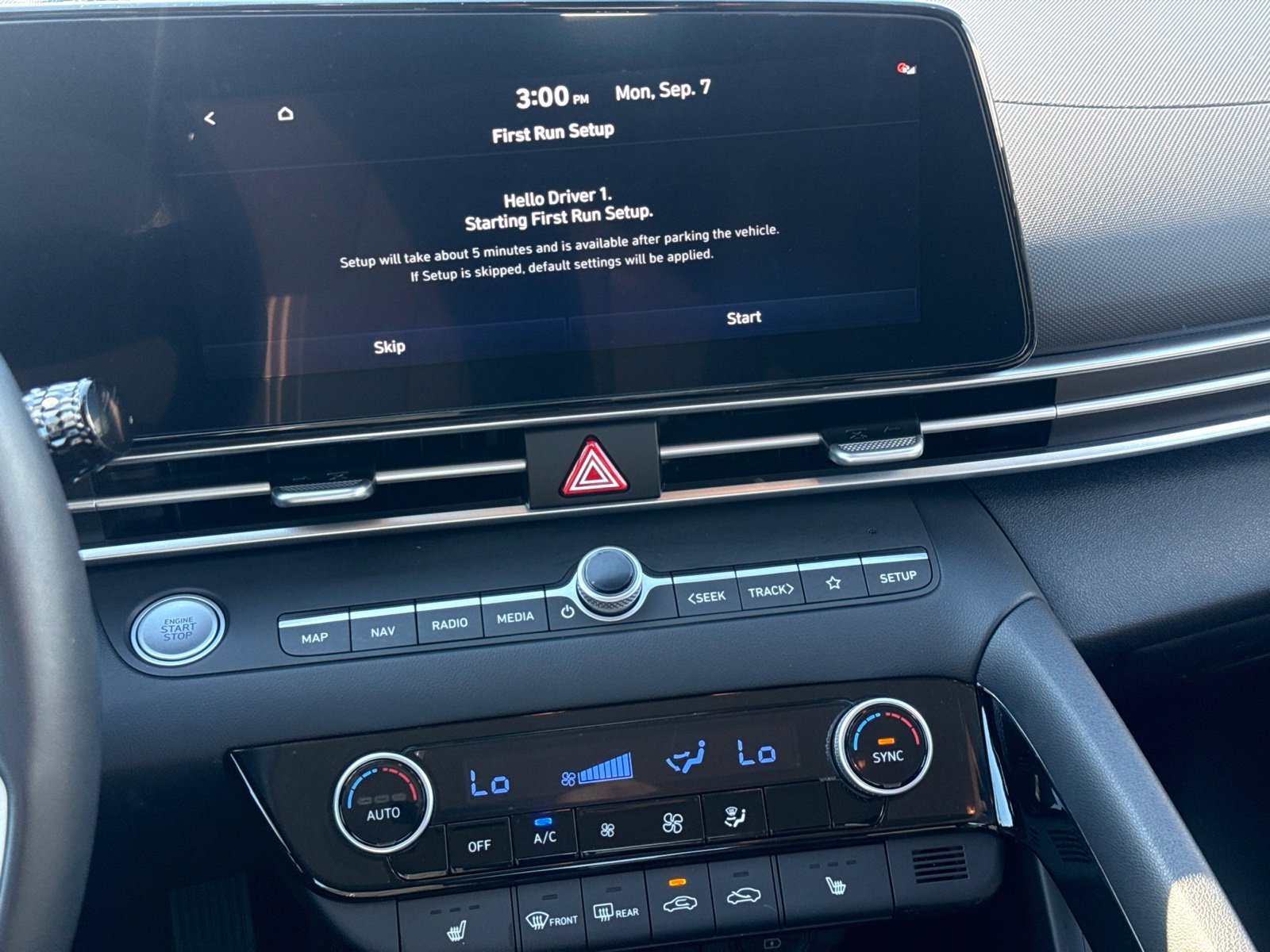 Used 2023 Silver Hyundai SEL image 18