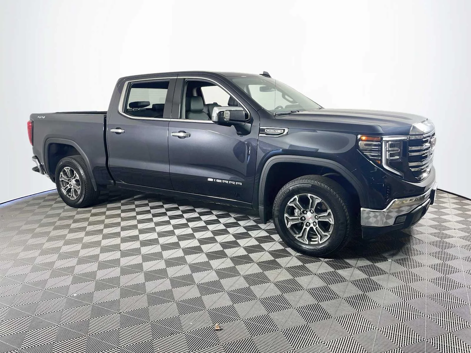 Used 2026 Titanium Rush Metallic GMC SLT image 3