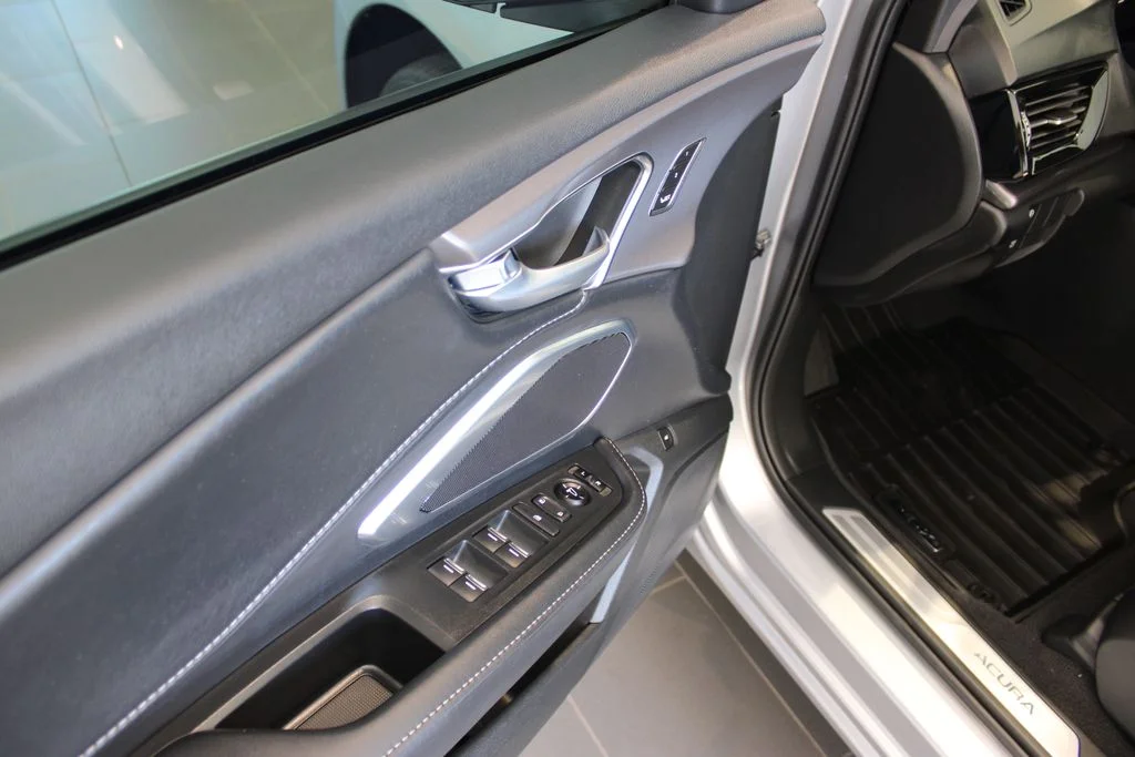New 2026 Solar Silver Metallic Acura Base image 27