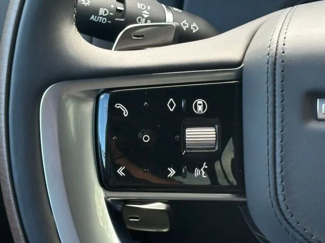 New 2026 Santorini Black Land Rover SE image 17