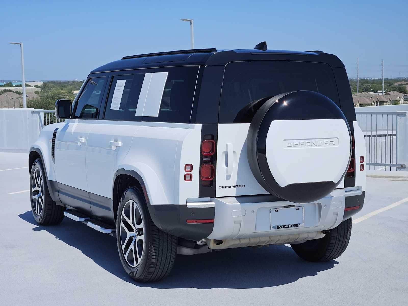 Certified Used 2025 Fuji White Land Rover S image 7