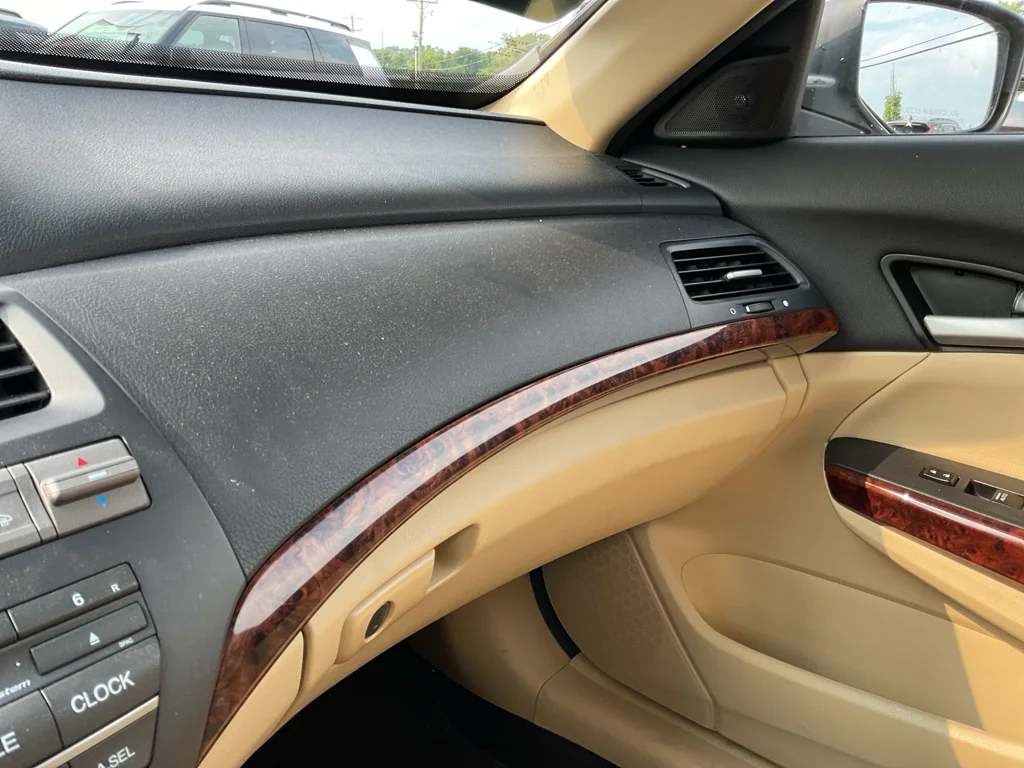 Used 2010 White Honda EX-L image 24