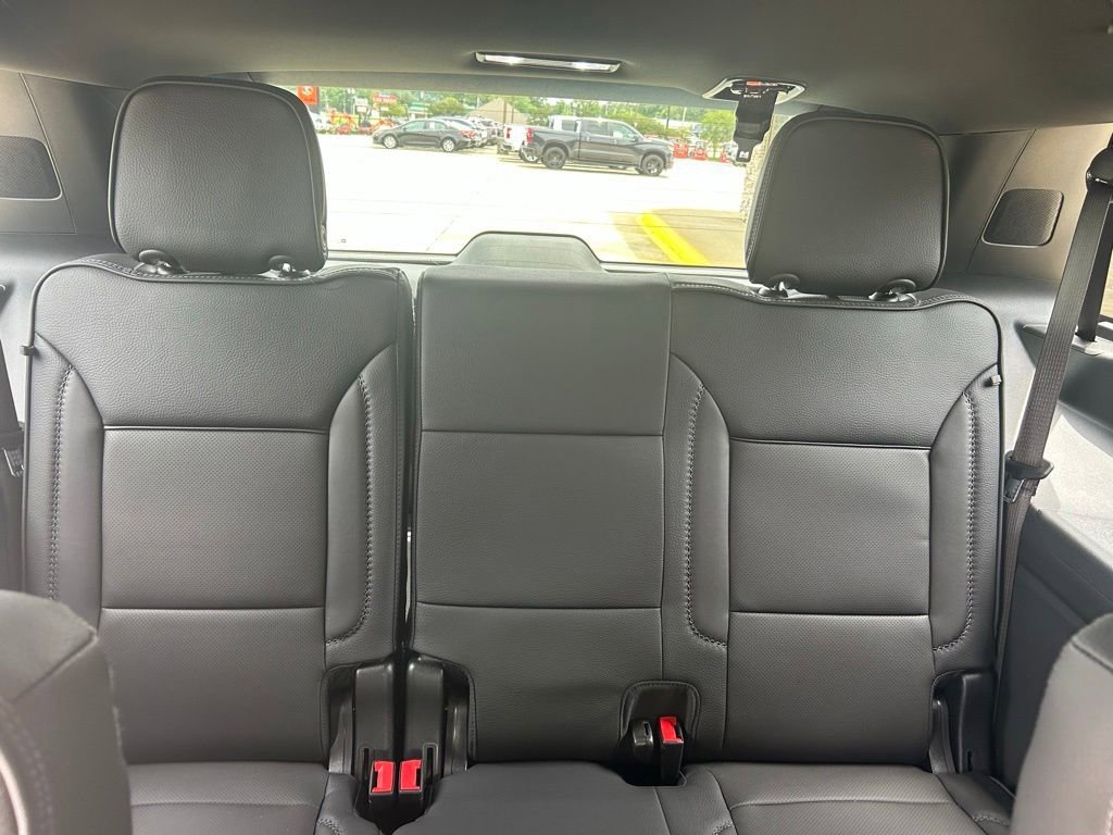 2026 GMC Yukon Denali - Photo 24
