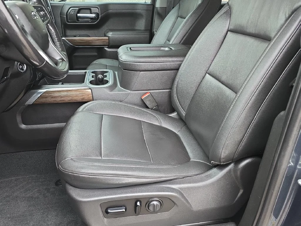 Used 2021 Gray Chevrolet RST image 17