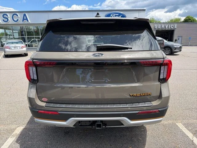 New 2026 Gray Ford Tremor image 4