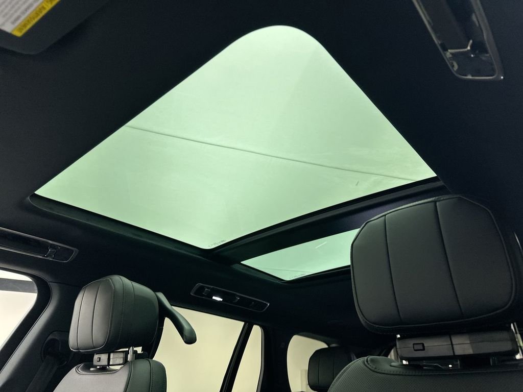 New 2026 Santorini Black Land Rover SE image 19