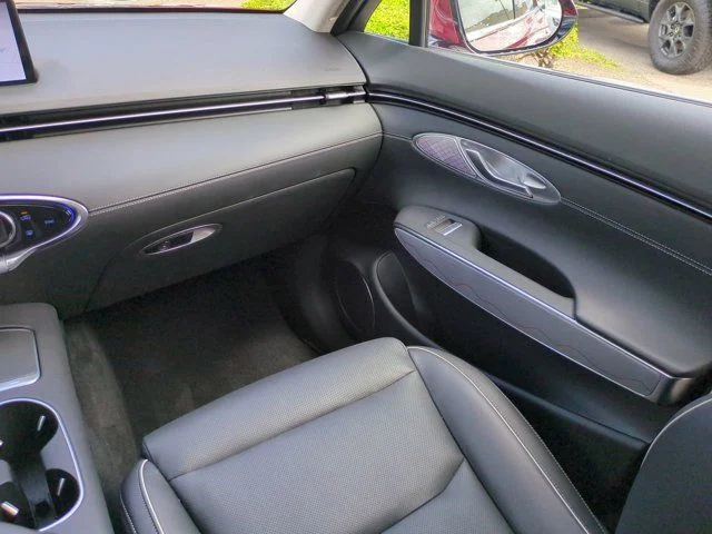 2025 GENESIS GV70 Standard - Photo 15