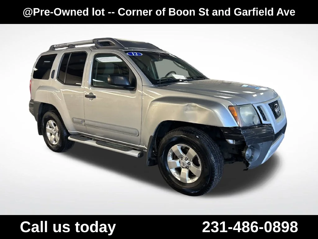 Used 2012 Silver Nissan S image 7