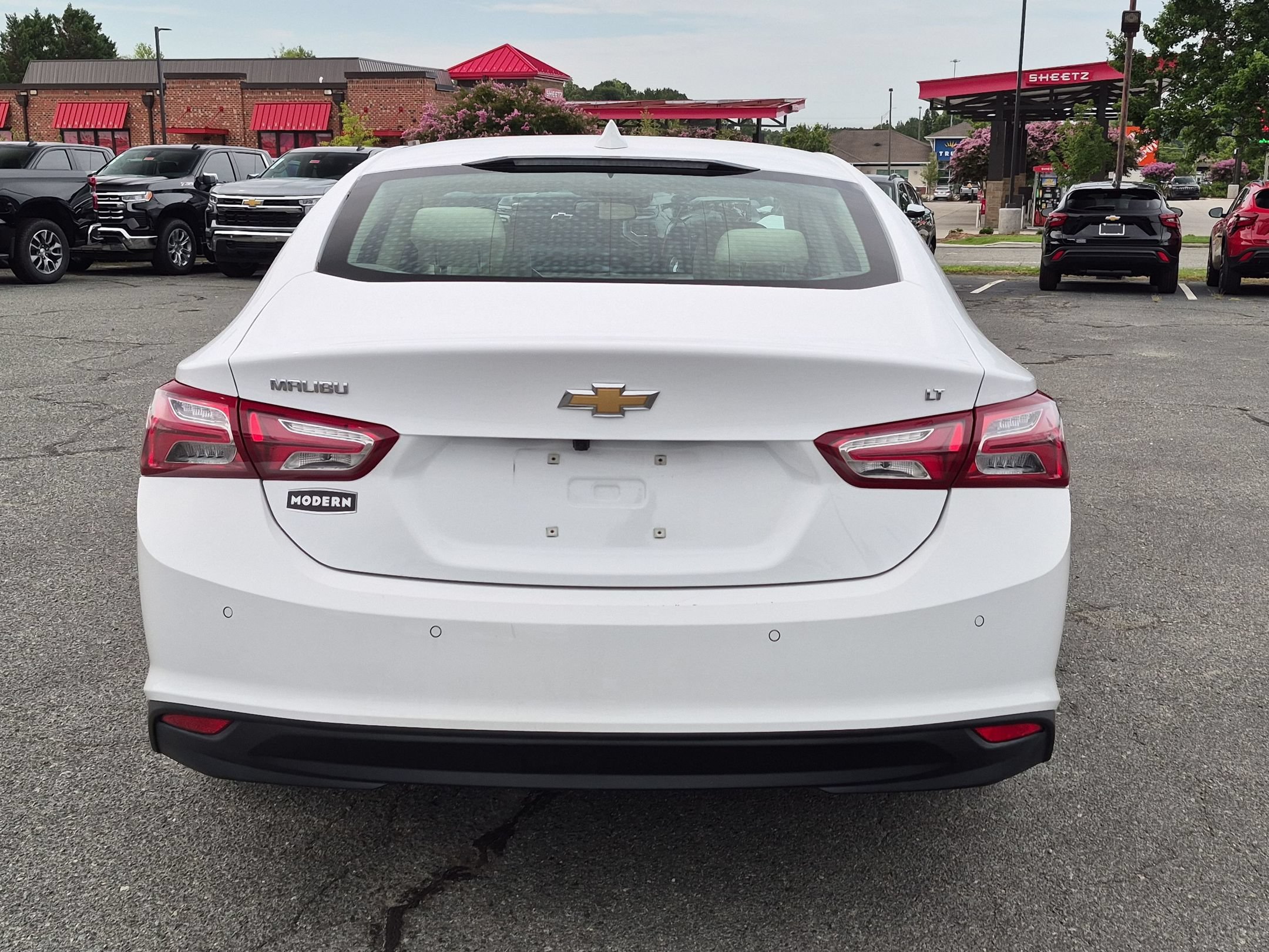 Used 2024 Summit White Chevrolet LT image 4