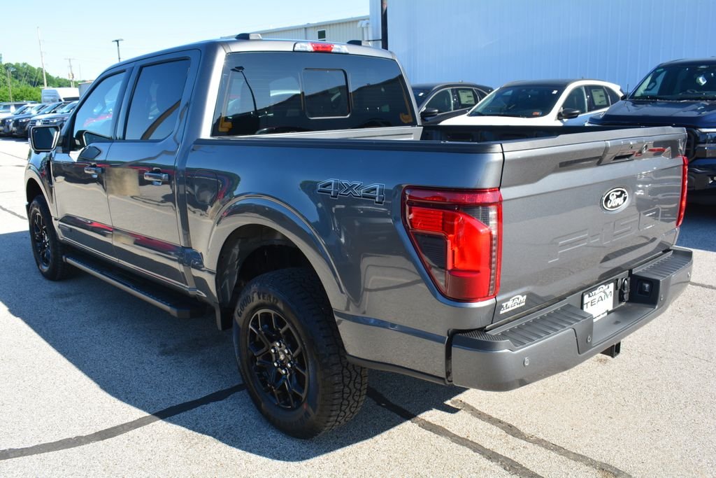 New 2026 Carbonized Gray Metallic Ford XLT image 4