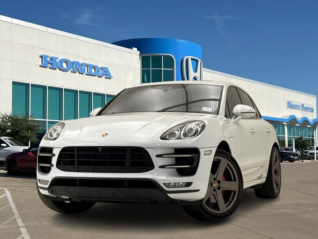 2016 Porsche Macan Turbo's photo