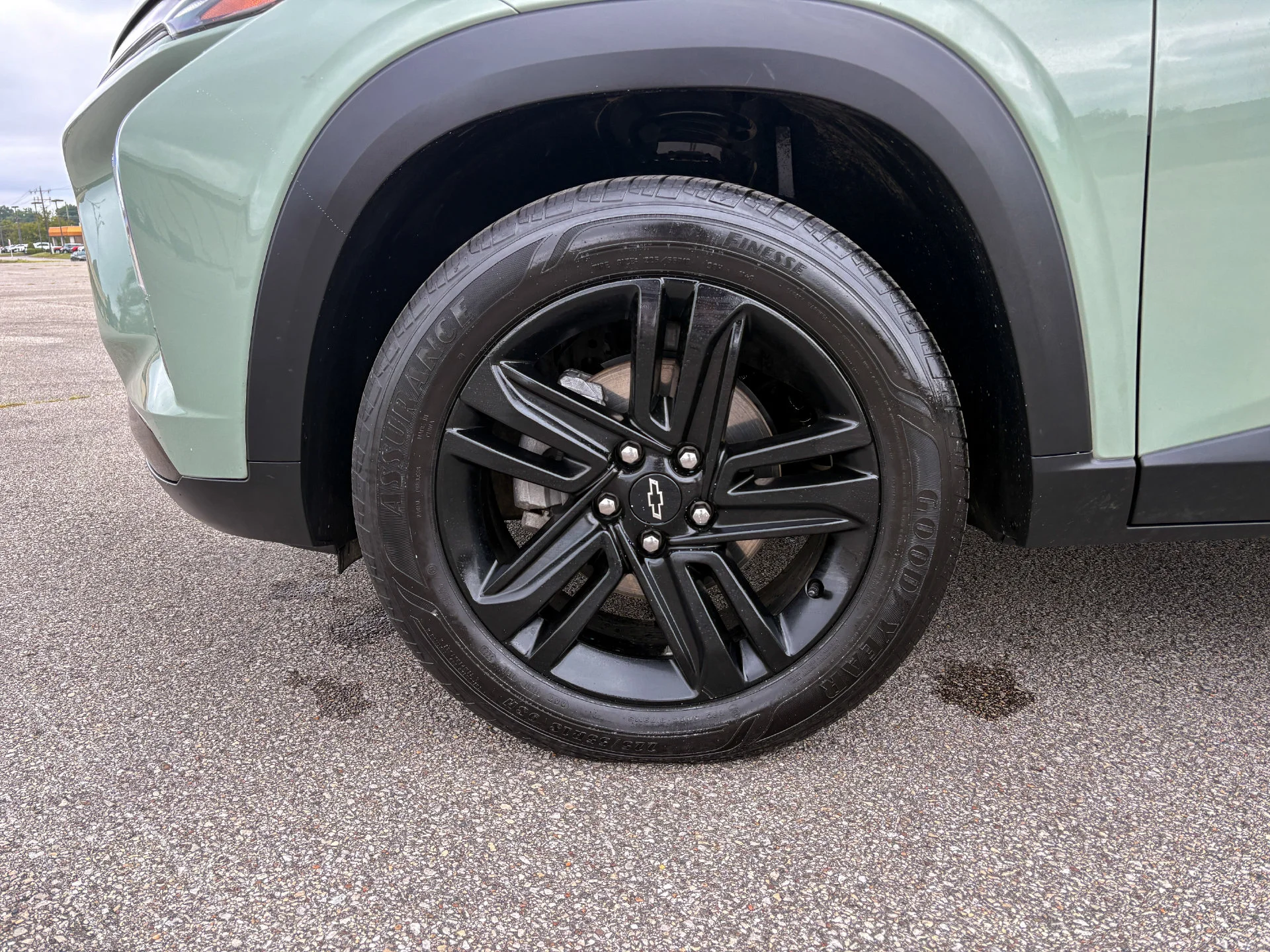 Used 2024 Green Chevrolet ACTIV image 32