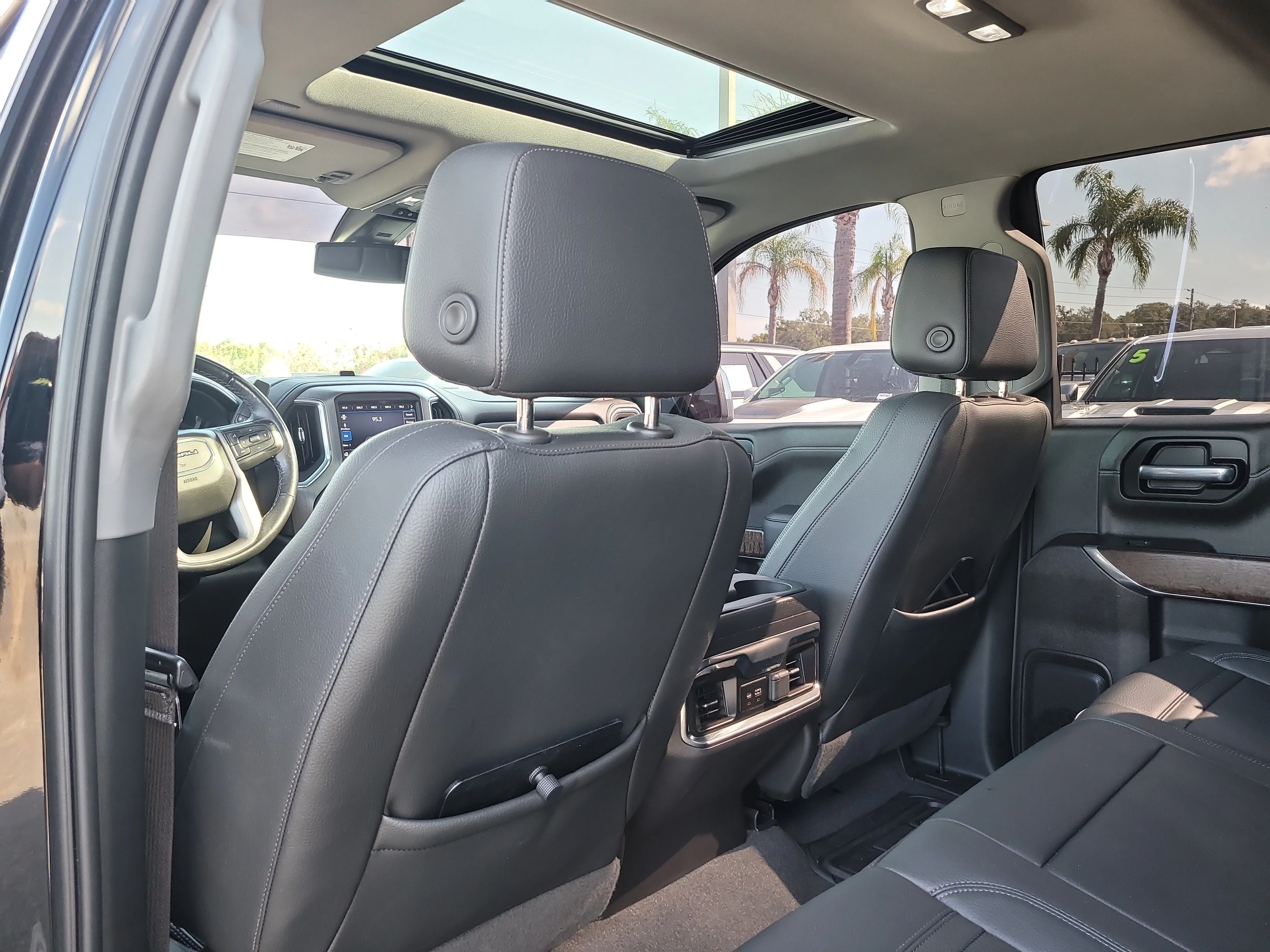 Used 2022 Onyx Black GMC Denali image 13