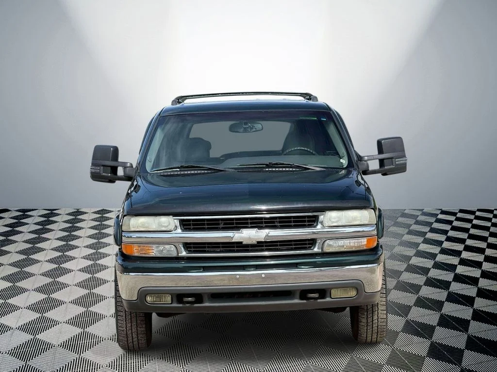 Used 2003 Chevrolet Suburban LS with VIN 3GNGK26G63G153773 for sale in Pinckney, MI