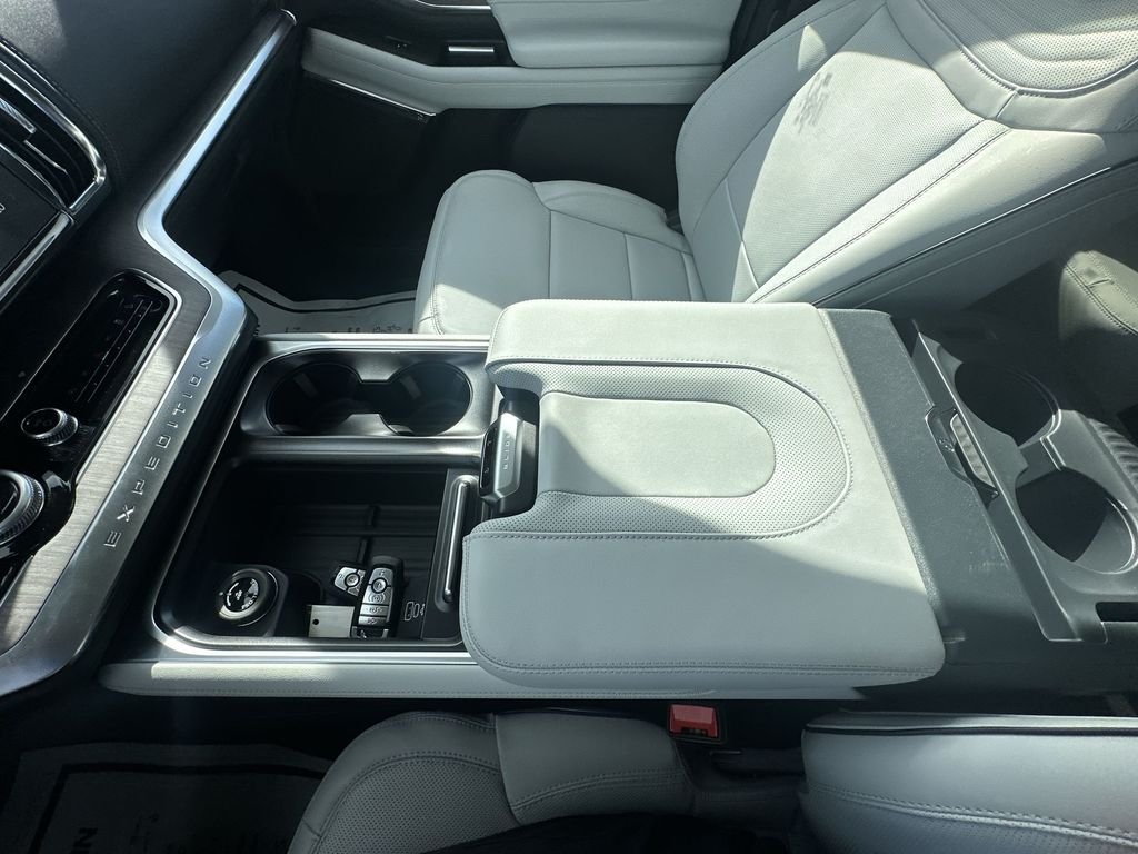 New 2026 Silver Ford Platinum image 27