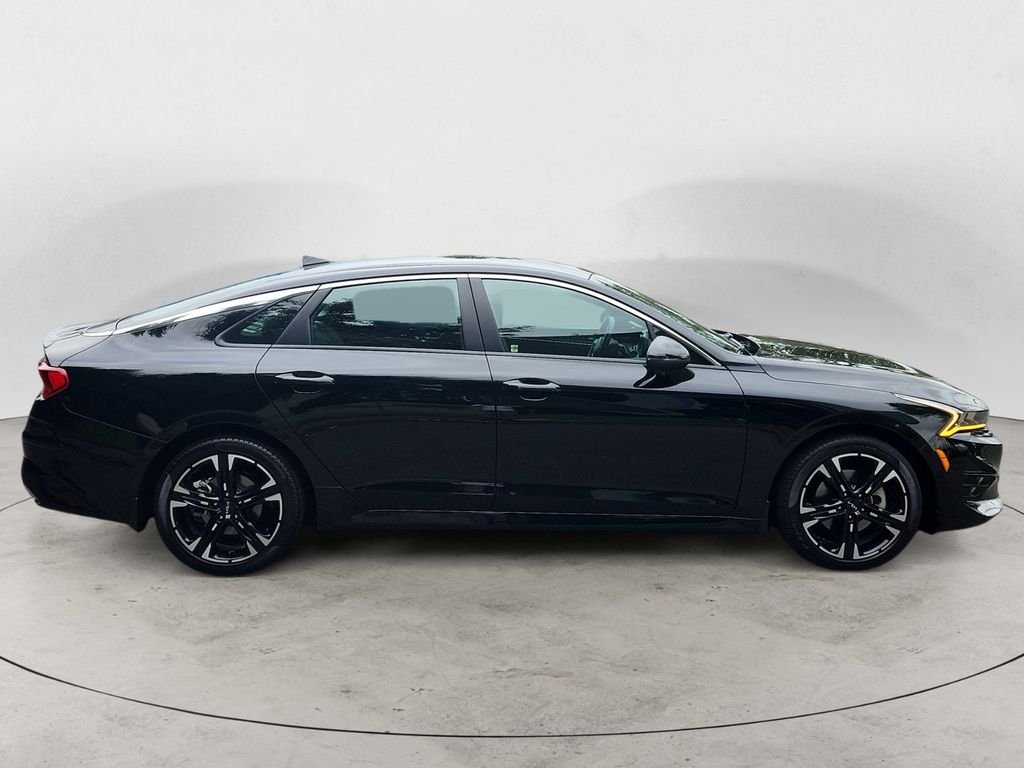 Used 2024 Black Kia GT-Line image 4