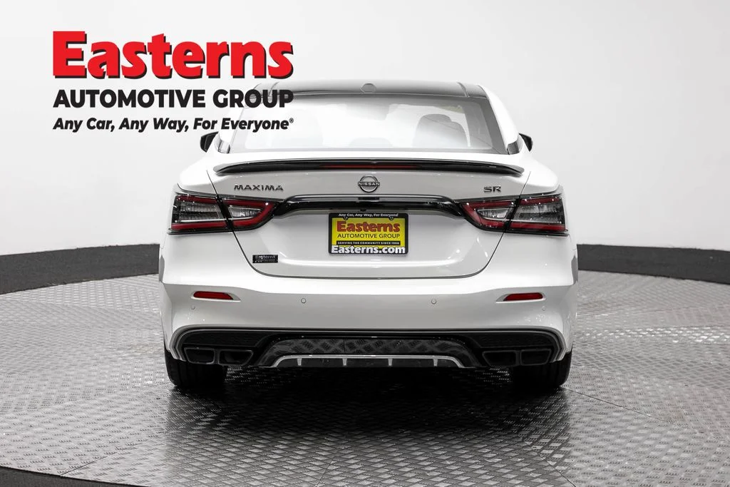 Used 2023 White Nissan SR image 6