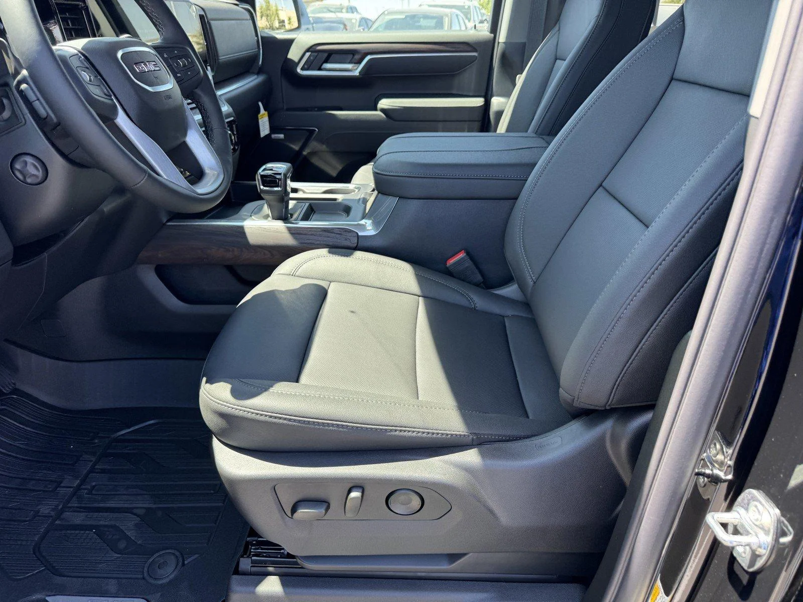 New 2026 Onyx Black GMC SLT image 15