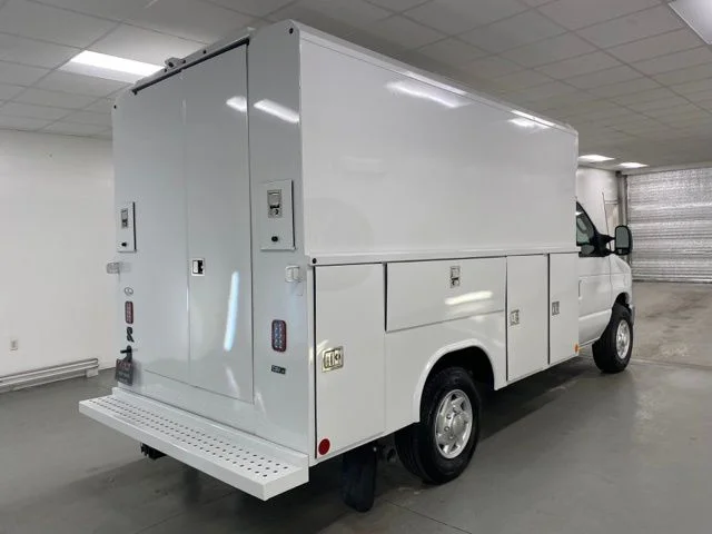 New 2025 Oxford White Ford E-350 SRW image 6